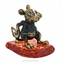Статуэтка с янтарем "Крыс с рогаткой", фотография 1. Интернет-магазин ЛАВКА ПОДАРКОВ