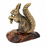 Статуэтка с янтарем "Белка с орехом", фотография 3. Интернет-магазин ЛАВКА ПОДАРКОВ