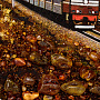 Картина янтарная "Поезд" 30х40 см, фотография 4. Интернет-магазин ЛАВКА ПОДАРКОВ