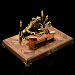 0020319 Бронза Композиция "ЛЯГУШКА-ФИНАНСИСТ В КАМЫШАХ" литье 