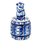 0063603 Гжель МЕДОВНИЦА "МЕДВЕДЬ НА БОЧКЕ" кобальт 9*16см