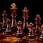 Шахматный ларец с янтарными фигурами "Старый замок", фотография 3. Интернет-магазин ЛАВКА ПОДАРКОВ