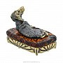 Статуэтка с янтарем "Такса на пуфике", фотография 3. Интернет-магазин ЛАВКА ПОДАРКОВ
