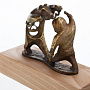Скульптура из бронзы и дерева "Хант и медведь", фотография 2. Интернет-магазин ЛАВКА ПОДАРКОВ