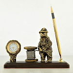 0021958/часы+ручка Бронза НАБОР- Скульптура "Медведь-энергетик" подст.дерево