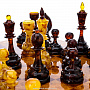 Шахматный ларец из березового капа с янтарными фигурами 42х42 см, фотография 5. Интернет-магазин ЛАВКА ПОДАРКОВ
