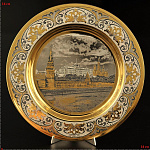 0020929 Златоуст ТАРЕЛКА"Кремль"14см, на подставке, латунь, золото, дерево.,в П/У