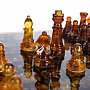 Шахматный ларец с инкрустацией и фигурами из янтаря 28х28 см, фотография 4. Интернет-магазин ЛАВКА ПОДАРКОВ