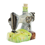 -0,05л Фарфор МИНИ-ШТОФ "Игрушка-Швейная машинка"в цвете и золоте 0,05л в комплекте 