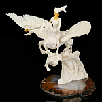 Скульптура из бивня мамонта с агатом и янтарём "Небесная всадница"