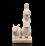 Статуэтка из кости "Кролики". Рог лося