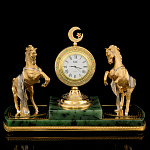 0059210/29*20см Златоуст ЧАСЫ настольные "СКАКУНЫ" нефрит