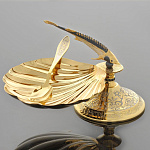 14445 Златоуст ИКОРНИЦА "Стерлядка" с ложкой чернение серебра,инкрустация в П/У(879)