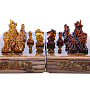 Шахматы складные с инкрустацией и фигурами из янтаря 28х28 см, фотография 4. Интернет-магазин ЛАВКА ПОДАРКОВ