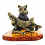 Статуэтка с янтарем "Кот с щукой" (коньячный), фотография 3. Интернет-магазин ЛАВКА ПОДАРКОВ
