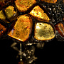 Настольная лампа из янтаря и бронзы, фотография 5. Интернет-магазин ЛАВКА ПОДАРКОВ