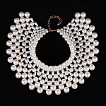 Колье из искусственного жемчуга