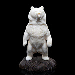 0027497/И360 Изделия из кости Скульптура "Кодьяк (гризли)" Клык моржа, дерево