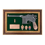 Панно "Пистолет Маузер со знаками ФСБ" 37х25 см