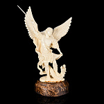 Скульптура из бивня мамонта "Архангел Михаил"