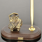 0139214/ручка Бронза Скульптура "Сова-химик" подст.дерево