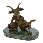 11163/пат Бронза Скульптура "Козёл" Восточный календарь (на подставке) патинир.