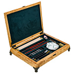 0063987 Нат.дерево НАБОР ДЛЯ ЧИСТКИ ОРУЖИЯ калибр 12+7,62 "ЗОВ" корень ореха,карельская береза