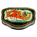 Шкатулка с художественной росписью "Тройка"