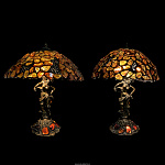 Комплект из двух настольных ламп из янтаря и бронзы