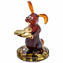 Статуэтка из янтаря "Кролик с монетами", фотография 2. Интернет-магазин ЛАВКА ПОДАРКОВ
