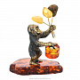 Статуэтка с янтарем "Обезьяна с подарком", фотография 1. Интернет-магазин ЛАВКА ПОДАРКОВ