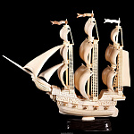 Модель корабля из бивня мамонта "Парусник"