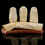 Скульптура из кости мамонта "Три совы - не вижу, не слышу, не скажу"