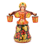 0053546  Хохлома ШТОФ "ДЕВУШКА С КОРОМЫСЛОМ" +2ведра-стопки  28,5см