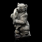0056175 СКУЛЬПТУРА "МЕДВЕДЬ-РЫБАК"в П/У Авторская работа