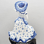 0020148/коб Гжель Колокольчик "Кокетка в шляпе (с зонтом)" 16см Авт. Тарыгин М. В., фотография 2. Интернет-магазин ЛАВКА ПОДАРКОВ