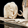 Скульптура из кости "Мамонт с ящерицей", фотография 4. Интернет-магазин ЛАВКА ПОДАРКОВ