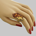 720065/8,67г  Серебро 925* КОЛЬЦО вст.Янтарь р/п*