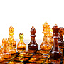 Шахматный ларец с инкрустацией и фигурами из янтаря 28х28 см, фотография 6. Интернет-магазин ЛАВКА ПОДАРКОВ