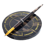  Нат.камень РУЧКА - КОМПАС на подставке  057 003 Обсидиан