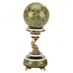 0063413 Нат.камень СЛОН С ШАРОМ  на подставке, змеевик, 