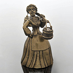 0019197 Бронза Колокол "Дева с коромыслом" 4,8*4,4*7,9см (93455)