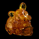 0061060 Янтарь Скульптура "Крыса денежная" 00-00000545