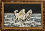 24883/1176-гипс Нат.камень КАРТИНА "Лошади, бегущие по воде" 60*40см багет-гипс(1176)
