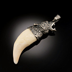 0059524 АМУЛЕТ "МЕДВЕДЬ" 7-8см  клык медведя, благород.металл