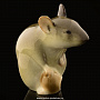 Статуэтка "Мышь с орехом палевая" ЛФЗ, фотография 3. Интернет-магазин ЛАВКА ПОДАРКОВ
