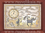 0026836 Златоуст ПЛАКЕТКА-ЧАСЫ "Кони"  в П/У 1006/2