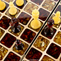 Шахматный ларец с инкрустацией из янтаря "Книга с гербом", фотография 16. Интернет-магазин ЛАВКА ПОДАРКОВ