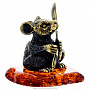 Статуэтка с янтарем "Мышь Герман с ложкой" (коньячный), фотография 3. Интернет-магазин ЛАВКА ПОДАРКОВ