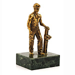 0025770 Бронза Статуэтка "ШАХТЕР" на камне 3,5*8см змеевик